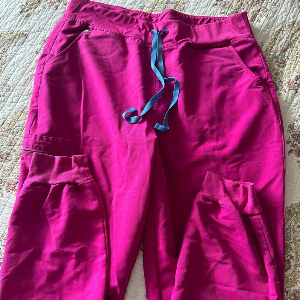 Figs scrub set Raspberry sorbet XL - TALL bottoms jogger style and L top